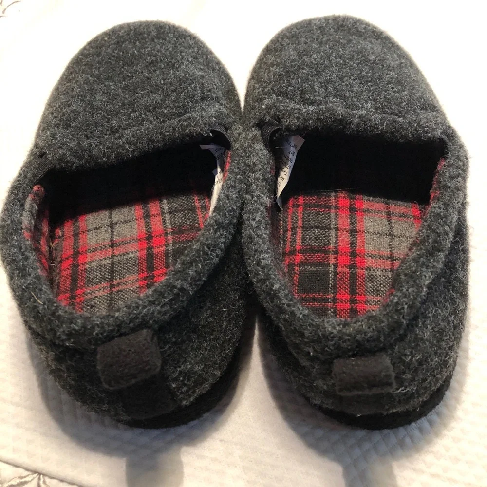 Target Slippers - Picture 2 of 5